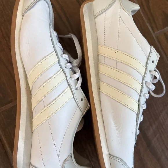Women's Adidas Country OG White - Picture 6 of 6